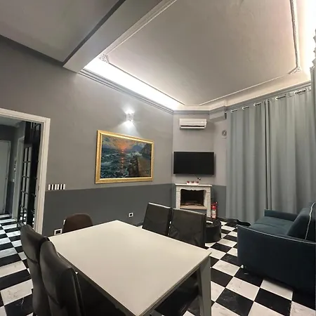 Esposizione Roof Apartment
